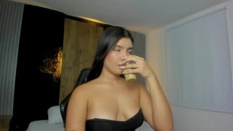Snapshot of tiffanny_doll_ chatting on 05.30.26 T I F F A N N Y online show from 05.30.26