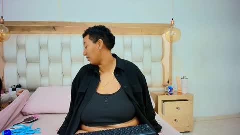 Tiffany and Stacy online show from 02.15.26