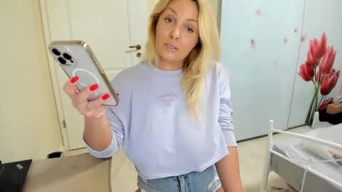 Tiffany your girl next door online show from 02.12.26