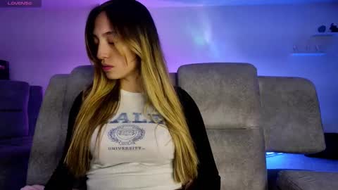 Snapshot of tiffany_bela chatting on 09.13.25 Tiffany Bela online show from 09.13.25