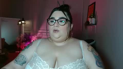 Snapshot of tiffany_laurens chatting on 04.25.26 dont forget ask for custom vids online show from 04.25.26