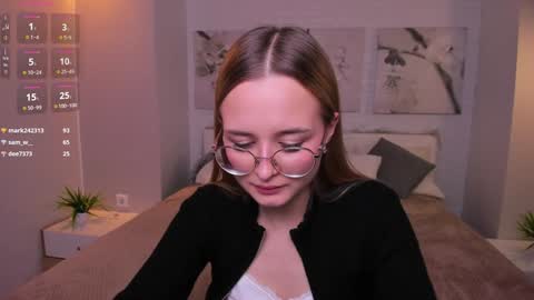 Snapshot of tiffanyhunt chatting on 02.03.25 Tiffany online show from 02.03.25