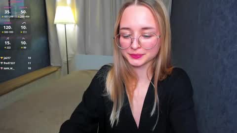 Snapshot of tiffanyhunt chatting on 02.12.25 Tiffany online show from 02.12.25