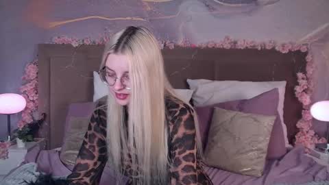 Snapshot of tiffanypeach chatting on 03.13.26 tiffanypeach online show from 03.13.26