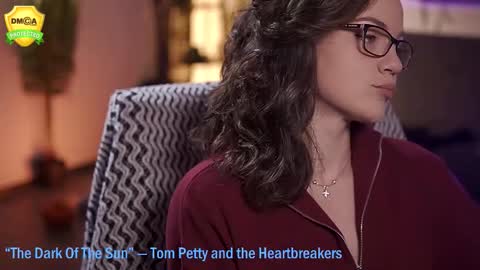 Snapshot of tiffanyriox chatting on 10.28.25 tiffanyriox online show from 10.28.25