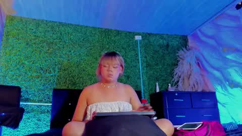 tiffanyy_deluxe online show from 02.28.26