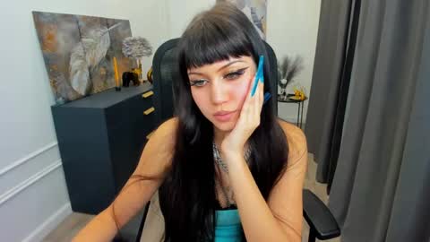 tiffanyyoun online show from 04.17.26