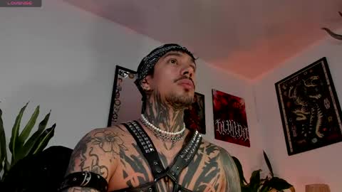 Snapshot of tigerstripes_ chatting on 05.26.26 Chris online show from 05.26.26