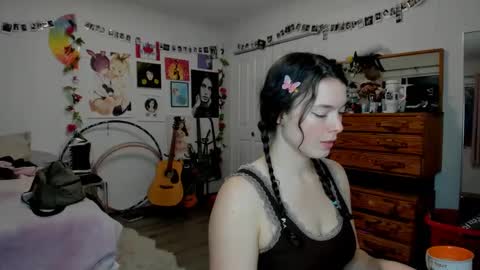 Snapshot of tiggerrosey chatting on 01.02.25   All my Links online show from 01.02.25