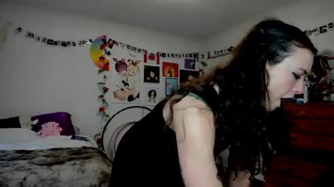 Snapshot of tiggerrosey chatting on 03.11.25   All my Links online show from 03.11.25