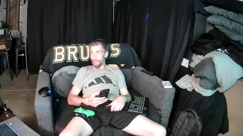 Snapshot of tiggity19 chatting on 04.25.26 Tiggity23 come stroke my 9 cock with ne online show from 04.25.26