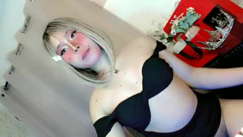 Snapshot of tight_elliana chatting on 06.25.26 tight_elliana online show from 06.25.26
