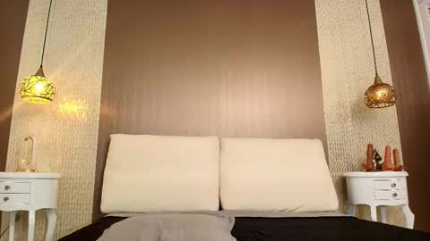 T I F F A N Y online show from 11.28.25