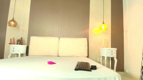 T I F F A N Y online show from 01.13.26