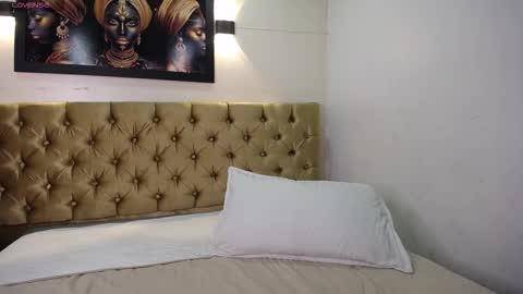 Snapshot of tiiny_emilly chatting on 11.02.25 tiiny emilly online show from 11.02.25