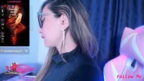 TILA TEQUILA online show from 10.07.25