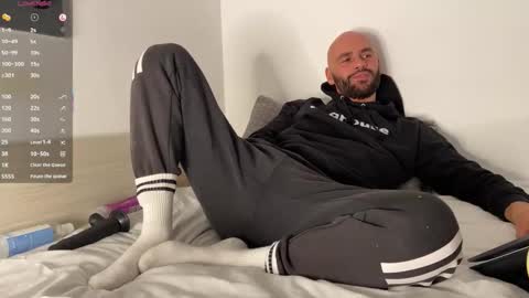 Snapshot of tim_beard chatting on 12.04.25 Tim Beard online show from 12.04.25