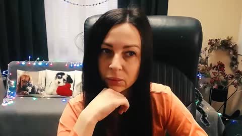 Luisa online show from 12.17.25