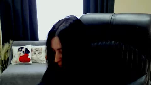 Snapshot of timeparadice chatting on 04.20.26 Luisa online show from 04.20.26