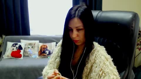 Snapshot of timeparadice chatting on 04.24.26 Luisa online show from 04.24.26