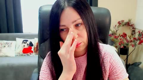 Snapshot of timeparadice chatting on 05.18.26 Luisa online show from 05.18.26