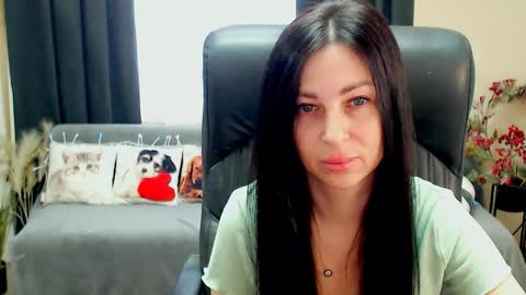 Snapshot of timeparadice chatting on 05.25.26 Luisa online show from 05.25.26
