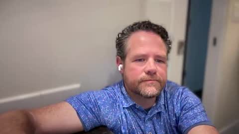 Snapshot of timjcali chatting on 11.03.25 Tim online show from 11.03.25