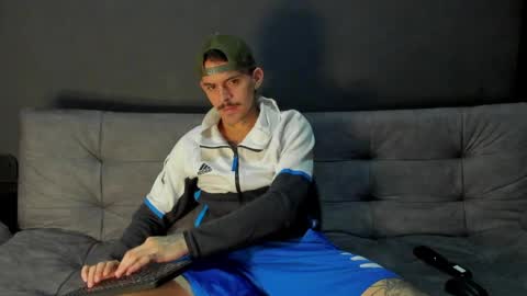 Snapshot of timothy_eliot chatting on 04.01.26 wanna play bareback uncut colombian couple new twink bbk online show from 04.01.26