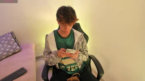 Timothy 21 years old online show from 09.28.25