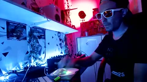 m0rty Kitty online show from 09.19.25