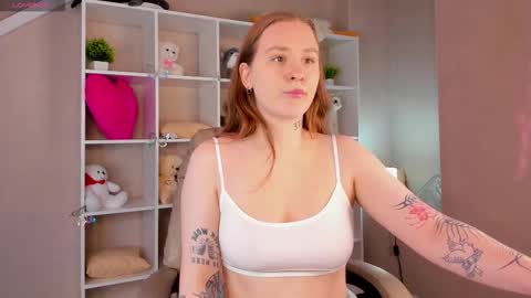 Snapshot of tina_hicks chatting on 02.19.26 Stella online show from 02.19.26