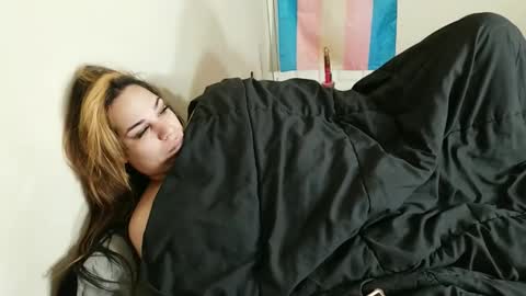 Snapshot of tinablow chatting on 12.01.25 Tina Blow online show from 12.01.25