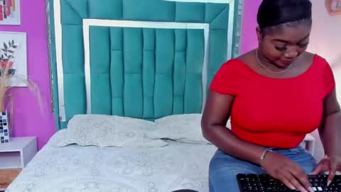 Snapshot of tinajones20 chatting on 09.30.25 Tina online show from 09.30.25
