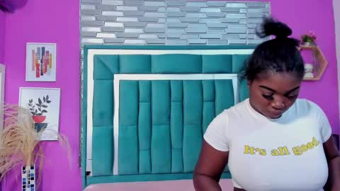 Snapshot of tinajones20 chatting on 10.07.25 Tina online show from 10.07.25