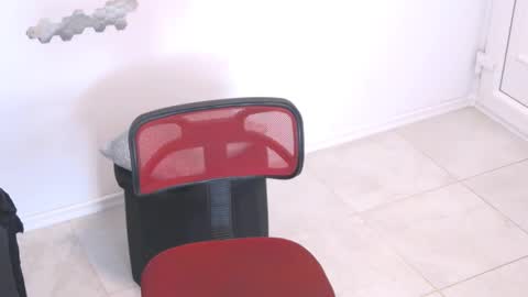 Snapshot of tinakay1 chatting on 02.28.25 tinakay1 online show from 02.28.25