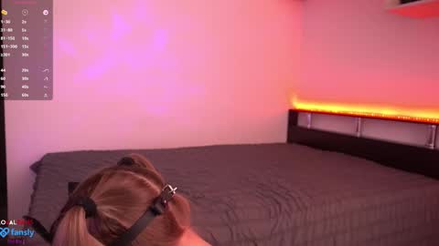 Tinalittle online show from 09.25.25