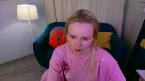 tinasiner online show from 06.16.26