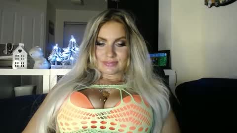 tinkerbell822 online show from 12.16.24