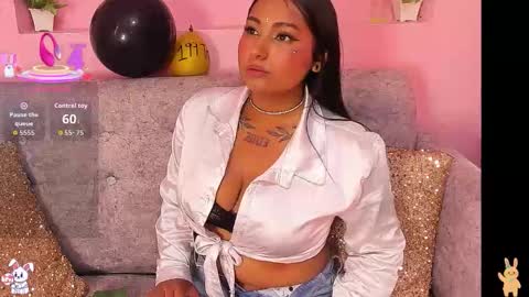 Snapshot of tinna_noa chatting on 01.17.26 tinna noa online show from 01.17.26