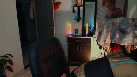 I AM BELLA  ----------- follow my  IG  TINNS 69 online show from 02.23.26