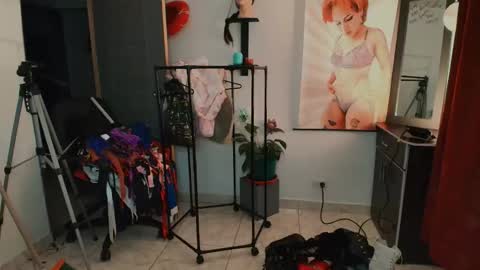 I AM BELLA  ----------- follow my  IG  TINNS 69 online show from 03.12.26