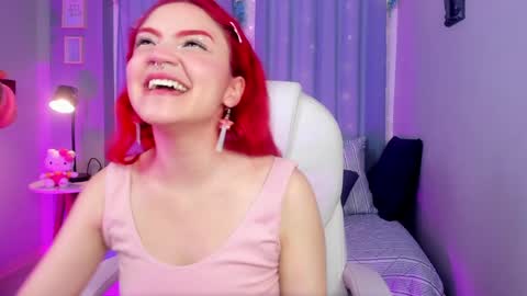 Snapshot of tiny__emmy chatting on 12.04.24 Emmy blue berry1 online show from 12.04.24