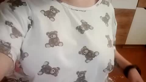 Snapshot of tiny_alkaid chatting on 04.16.26 tiny_alkaid online show from 04.16.26