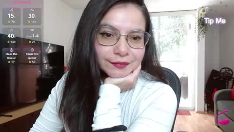 Tiny Caroline online show from 01.15.26