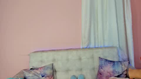 Snapshot of tiny_cora chatting on 03.10.25 tiny_cora online show from 03.10.25