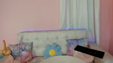 Snapshot of tiny_cora chatting on 03.10.25 tiny_cora online show from 03.10.25