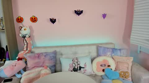 tiny_cora online show from 10.01.25