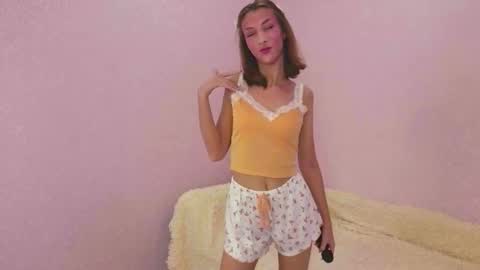 Lily online show from 10.15.25