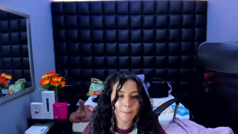 Snapshot of tiny_love_ chatting on 06.02.26 tiny online show from 06.02.26