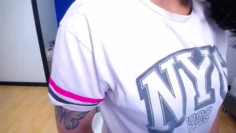 tiny_whore18 online show from 03.13.26